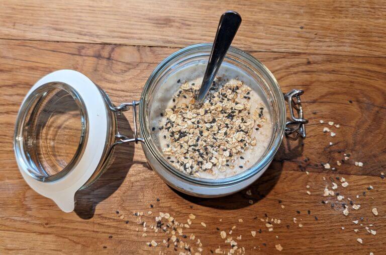 fermented overnight-oats with roasted oats